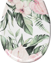 Toilettensitz mit rosa Blüten und grünen Blättern auf weißem Grund