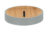 Runde Seifenschale KYOTO platinfarben mit Einsatz aus hellem Holz auf weißem Hintergrund.