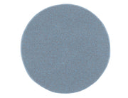 Runder Badteppich RELAX in Stahlblau mit 100 cm Durchmesser liegt flach auf dem Boden.