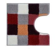 WC-Vorleger CARO Terracotta 55 x 55 cm mit Ausschnitt in kariertem Design auf hellem Hintergrund.