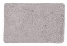 Rechteckige, flauschige Badematte in Hellgrau mit dichter Oberfläche