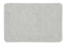 Rechteckige, hellgraue Badematte mit weicher, dichtfloriger Oberfläche