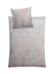 Graues Bettwäsche-Set aus Kissen und Decke mit roségoldenem Blumenmuster