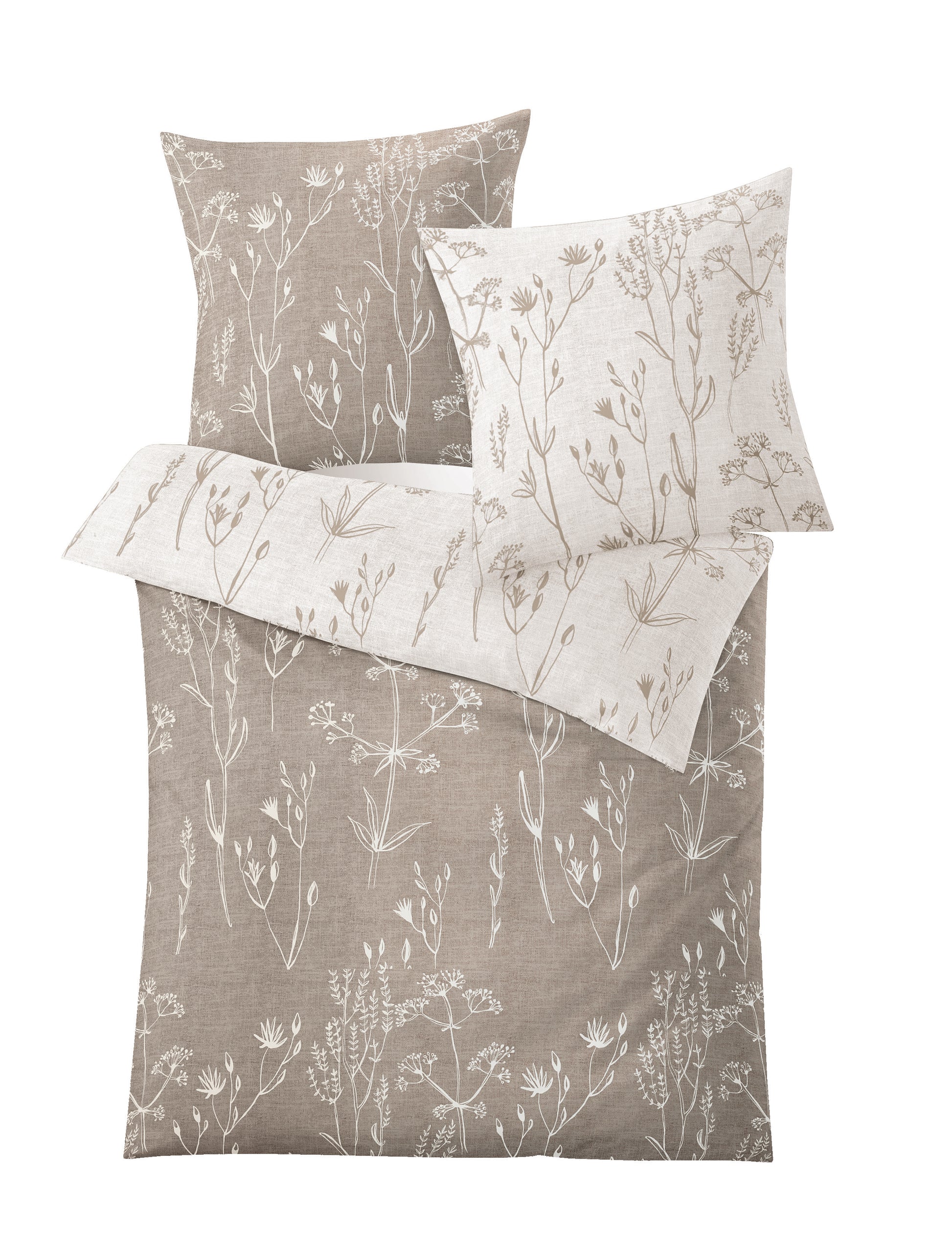 Bettwäsche Satin SAVANNAH in Taupe mit Blumenmuster, 155x220 cm Decke und 80x80 cm Kissen auf weißem Hintergrund.