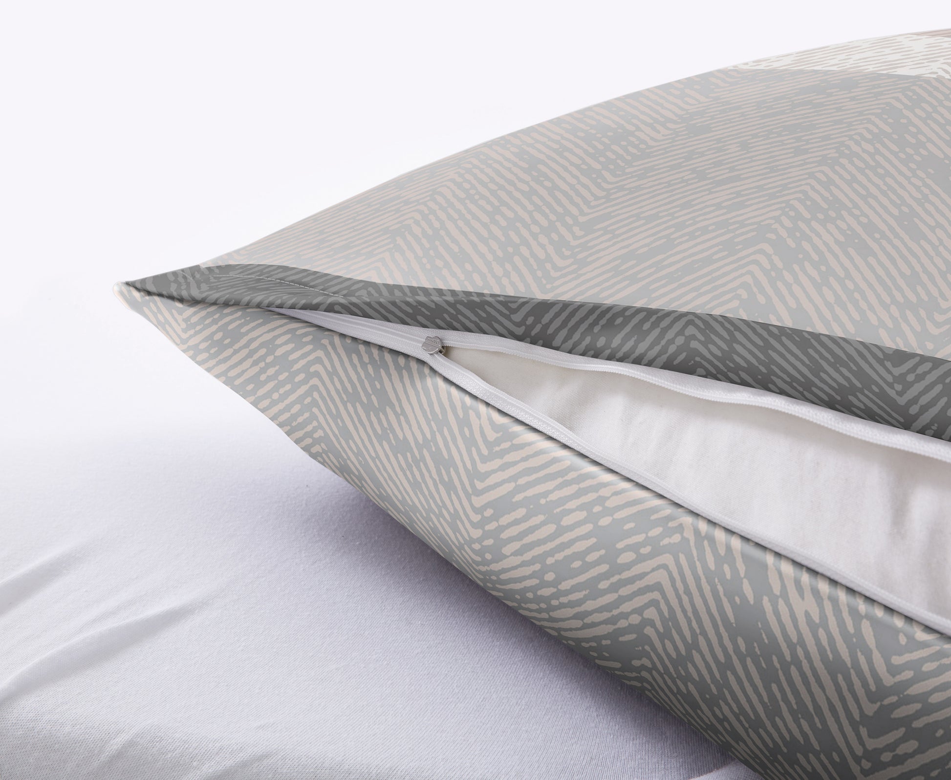 Graues Zierkissen mit geometrischem Muster und Reißverschluss