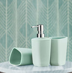 Mintgrünes dreiteiliges Badset mit Seifenspender und Bechern aus Kunststoff