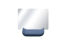 Rechteckiger Badezimmerspiegel mit kleiner blauer Ablagefläche unten