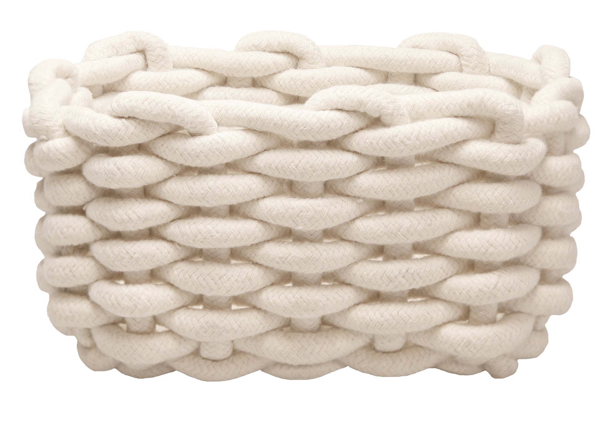 Aufbewahrungskorb FELLONE Natur M steht als geflochtener Korb aus hellem Material im Vordergrund.