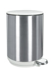 Kleiner runder Treteimer aus Edelstahl mit weißem Deckel und Boden