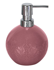 Runder Seifenspender LOTUS Beere aus Keramik mit Lotus-Relief und silberner Pumpe.