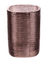 Zahnputzbecher QUBO Rouge steht freigestellt und zeigt seine strukturierte Oberfläche.