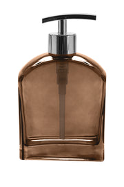 Seifenspender ARCO Nussbraun mit transparentem, nussbraunem Körper und verchromtem Pumpkopf von vorn.