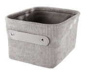 Auf dem Bild ist der platinfarbene Aufbewahrungskorb BEDFORD in Größe S zu sehen.