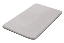 Rechteckige, hellgraue Badematte mit weicher, flauschiger Oberfläche