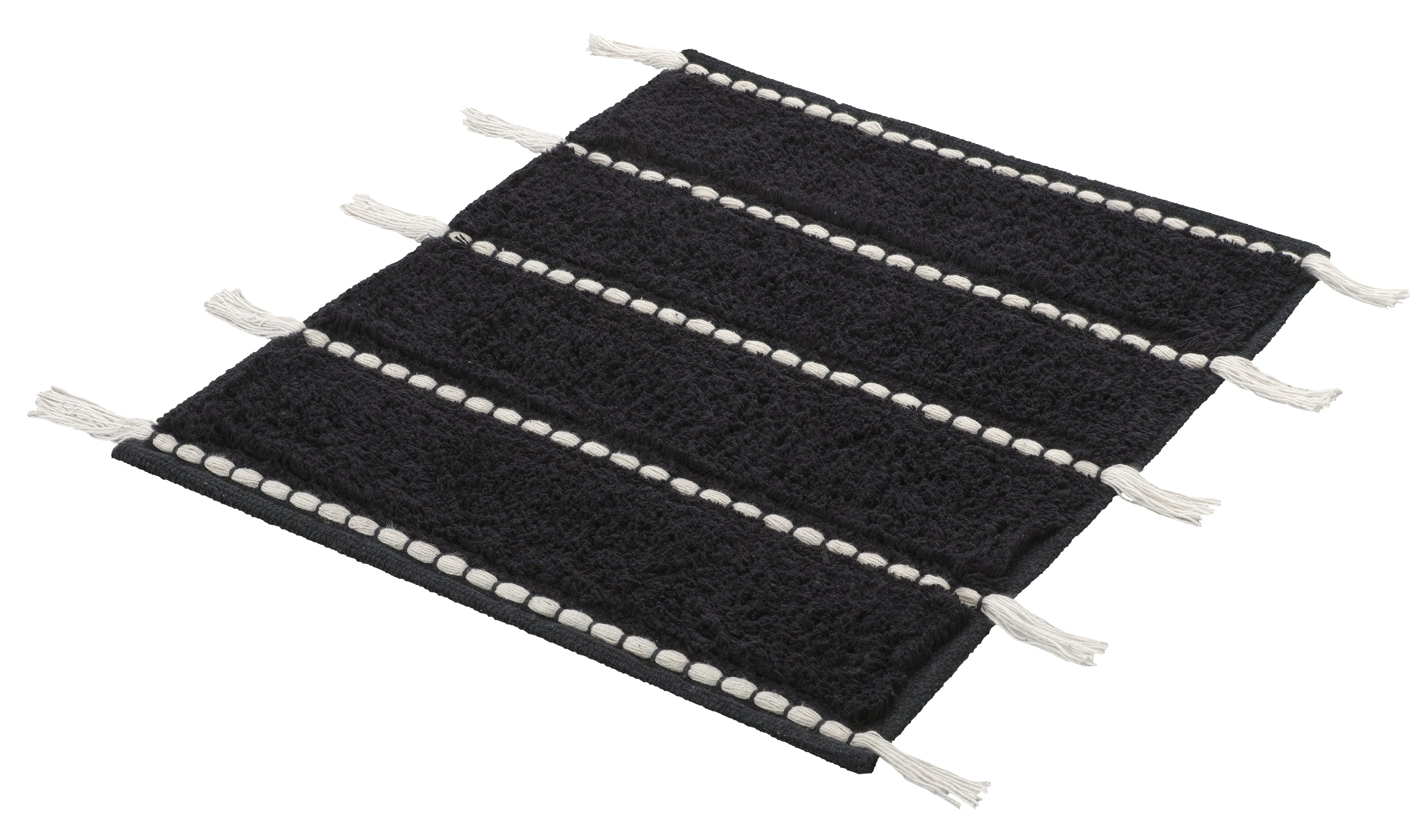Badteppich TRAVIS Schwarz 55 x 65 cm mit hellen Quasten und Streifen liegt auf dem Boden.