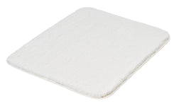 Rechteckige, flache, weiße Badematte mit weicher, texturierter Oberfläche