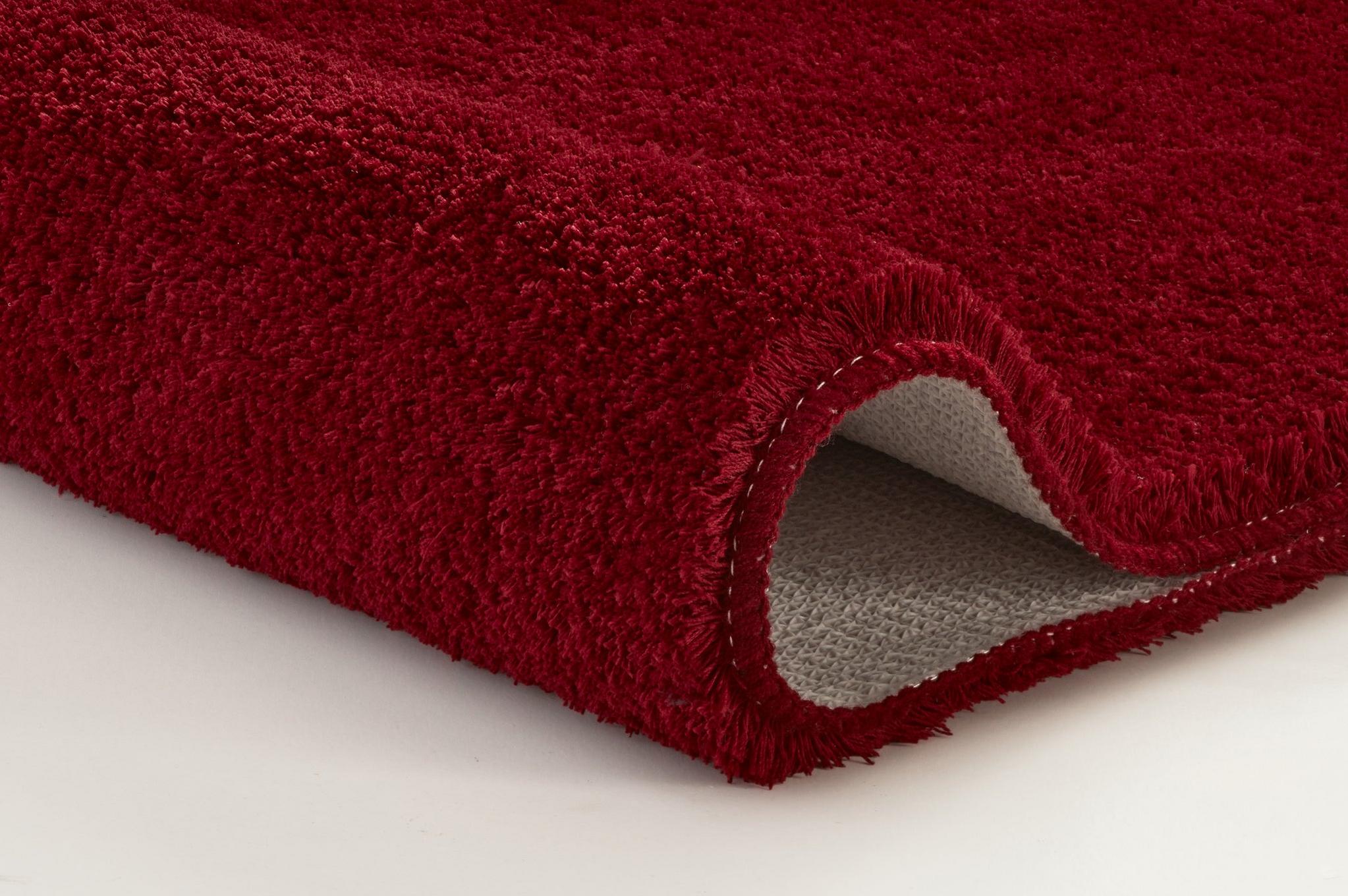 Roter rechteckiger Badteppich mit weicher, dichter Hochflor-Oberfläche
