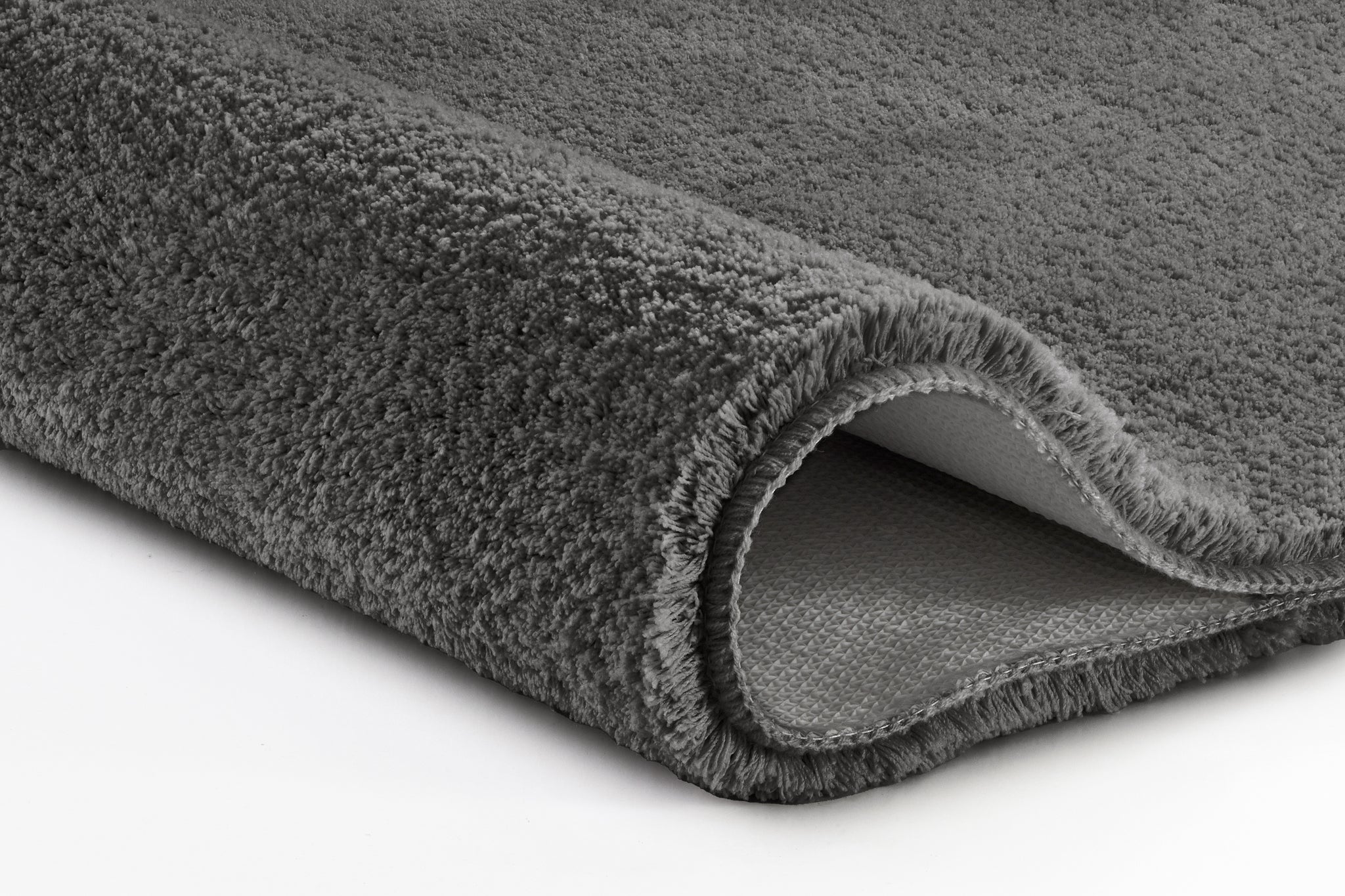 Badteppich MARCO in Anthrazit 70 x 120 cm als Detailansicht mit weicher, dichter Oberfläche.