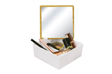 Weiße Schmuckdose mit goldenem Spiegeldeckel und Make-up-Utensilien