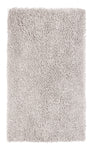 Rechteckiger, hochfloriger Badezimmerteppich in hellgrauem Ton von oben