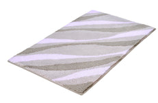 Rechteckige Badematte mit welligen Streifen in Beige und Flieder