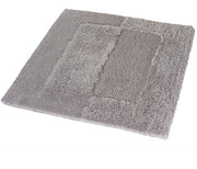Quadratische graue Badematte mit weicher Hochflor-Oberfläche, strukturiert