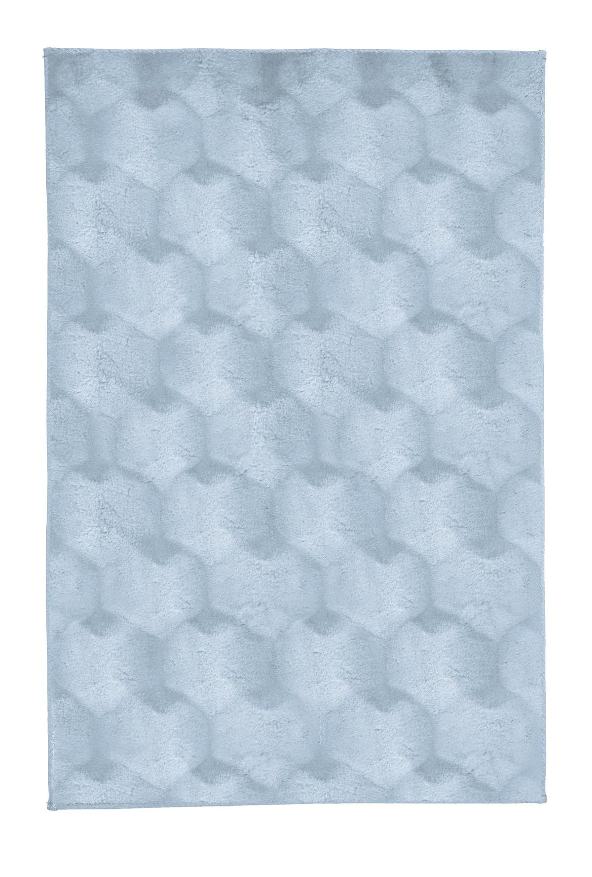 Hellblauer Badteppich mit weichem, geometrischem Muster.