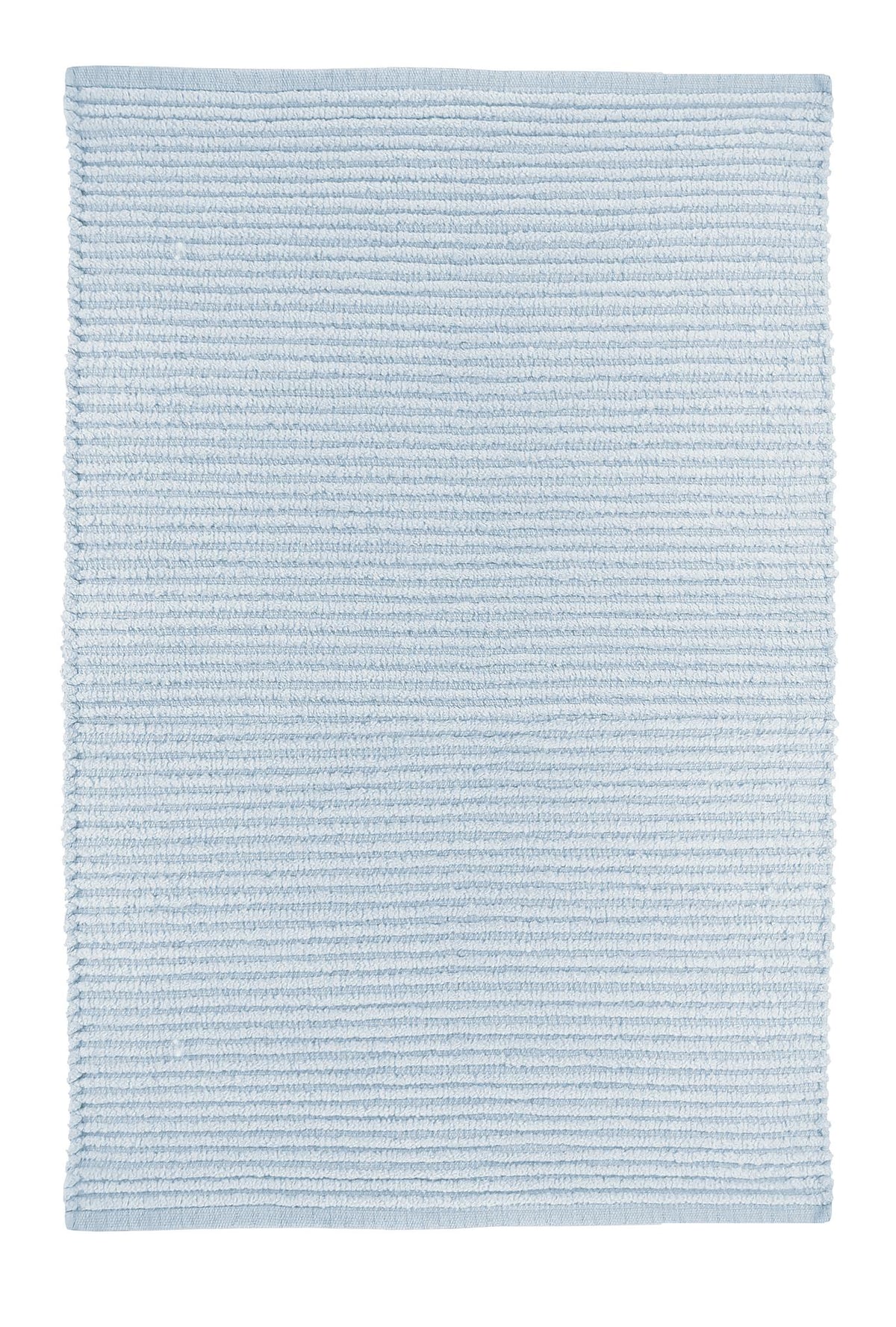 Hellblauer Badteppich mit feiner Rippenstruktur.