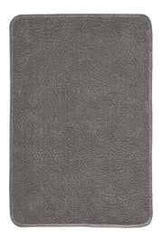 Badteppich MARCO in Anthrazit 60 x 90 cm liegt rechteckig ausgebreitet auf dem Boden.