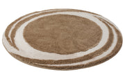 Runder Badteppich MYSTIC Taupe 100 cm mit weißen Kreisen liegt flach auf dem Boden.