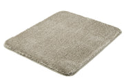 Rechteckige, beige Badematte mit dichtem, weichem Hochflor-Teppich