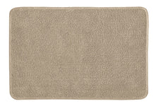 Rechteckige beige Badematte mit weichem, hochflorigem Teppichflor