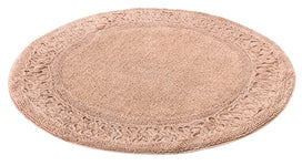 Runde beigefarbene Badematte aus Stoff mit ornamentalem Randmuster