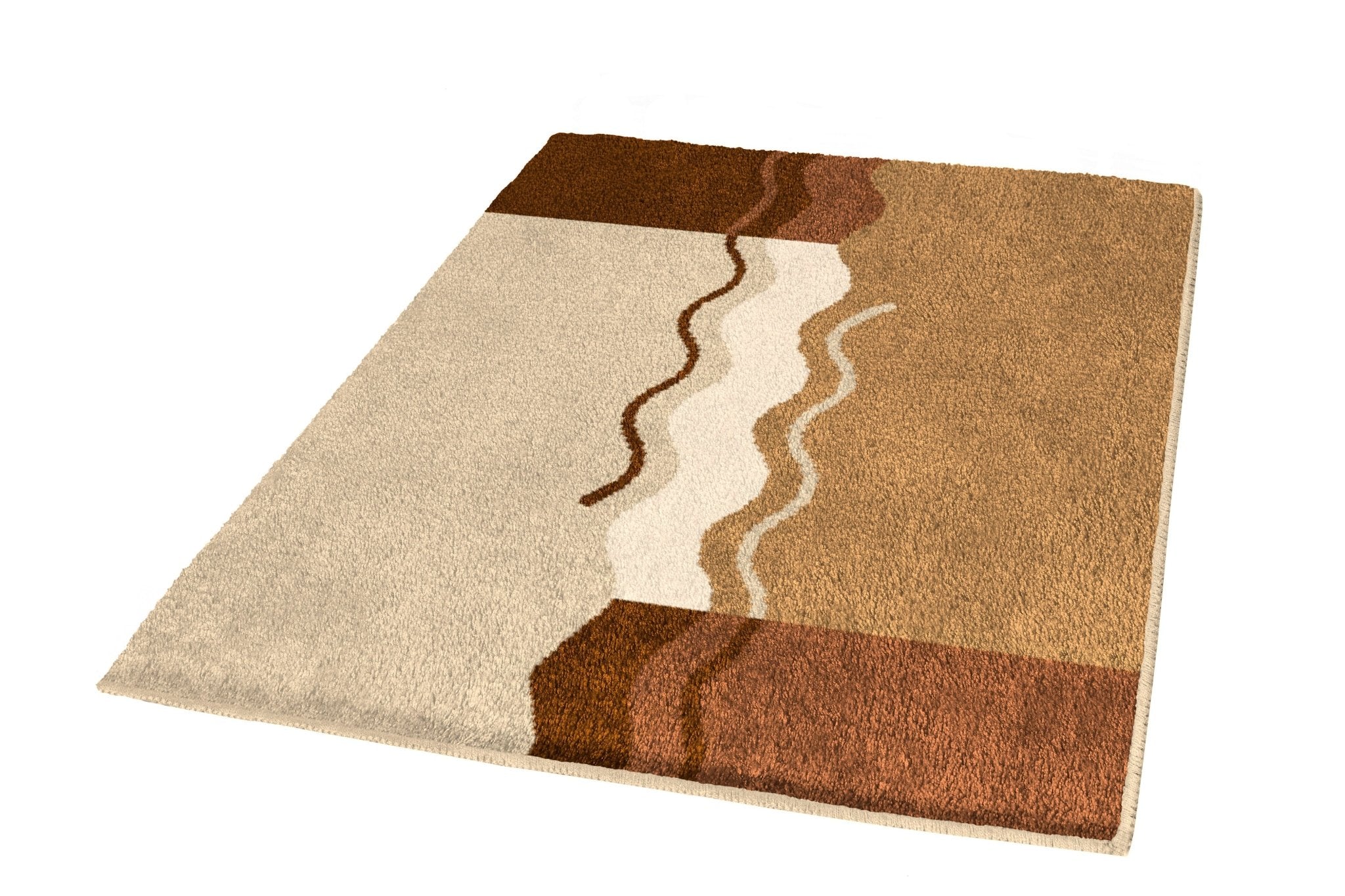 Badteppich VANESSA in Rehbraun 60 x 100 cm liegt flach mit Wellenmuster auf hellem Untergrund.