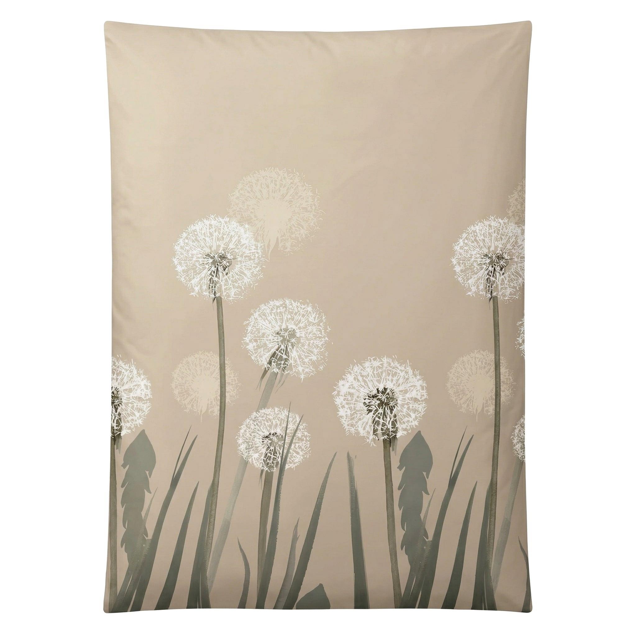 Beige Bettwäsche mit weißen Pusteblumen und grauen Gräsern.