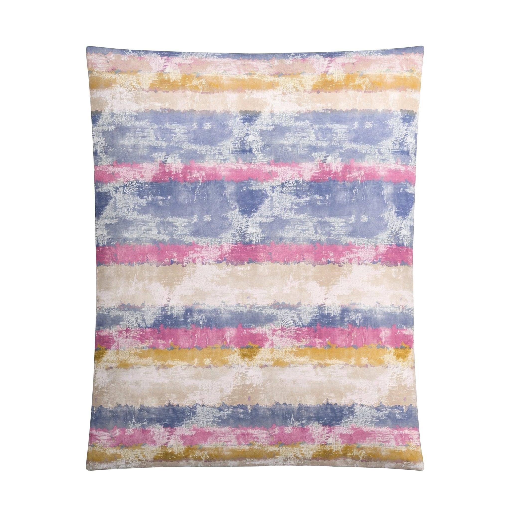 Bettwäsche mit bunten Aquarellstreifen in Blau, Rosa und Gelb.