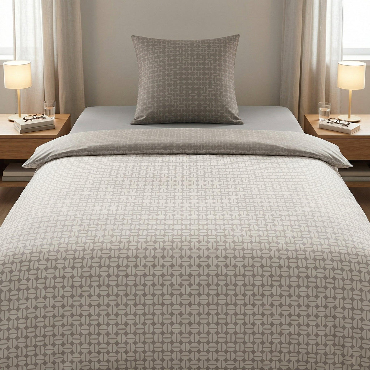 Bettwäsche Satin PUNTO Taupe 155 x 220 cm und 80 x 80 cm – Kleine Wolke