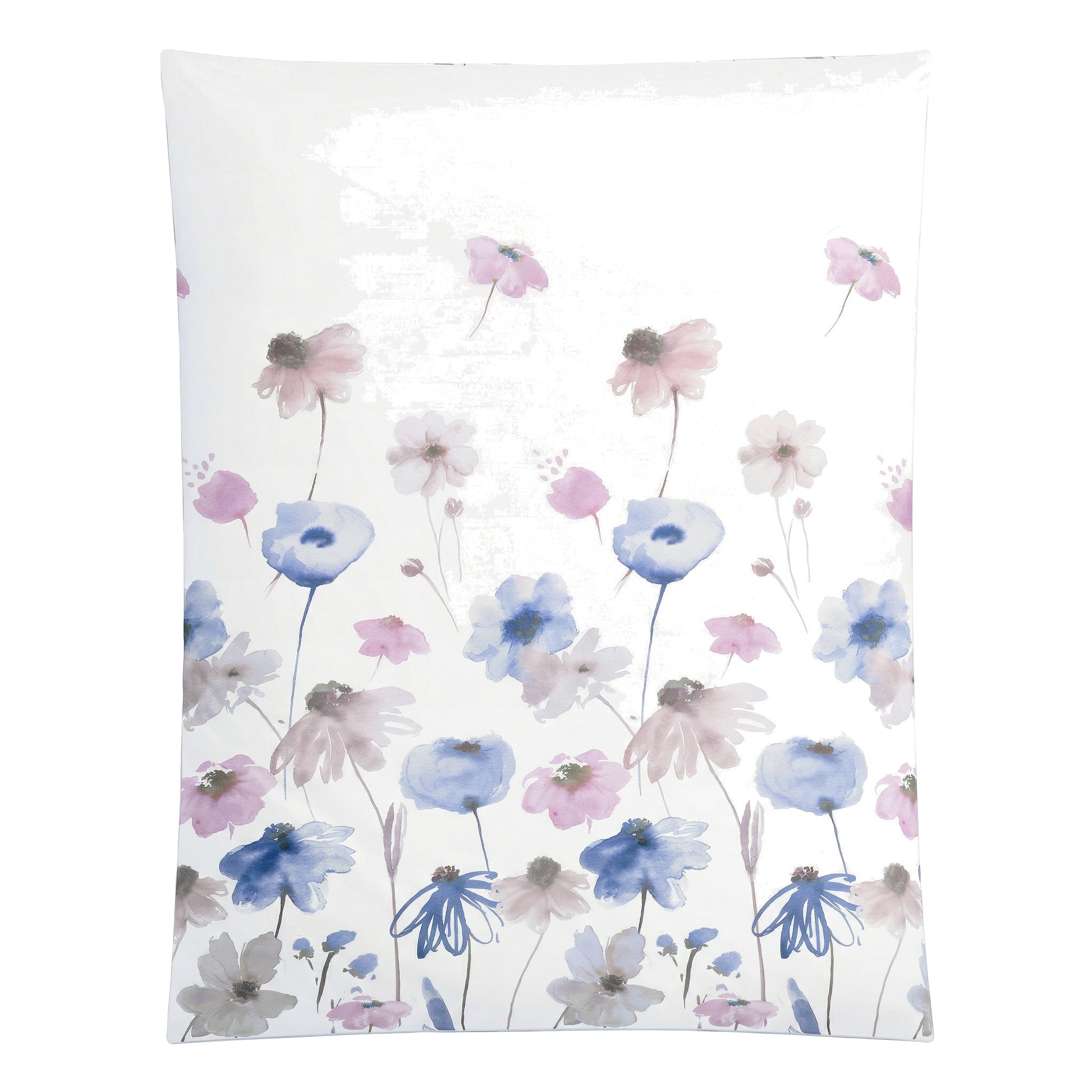 Weiße Bettwäsche mit zartem Blumenmuster in Rosa und Blau.