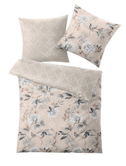 Beige Bettwäschegarnitur mit zarten floralen und grafischen Mustern
