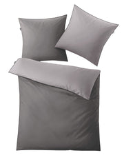 Satin Bettwäsche LINDA in Silbergrau mit Deckenbezug 135x200 cm und zwei Kissen 80x80 cm.