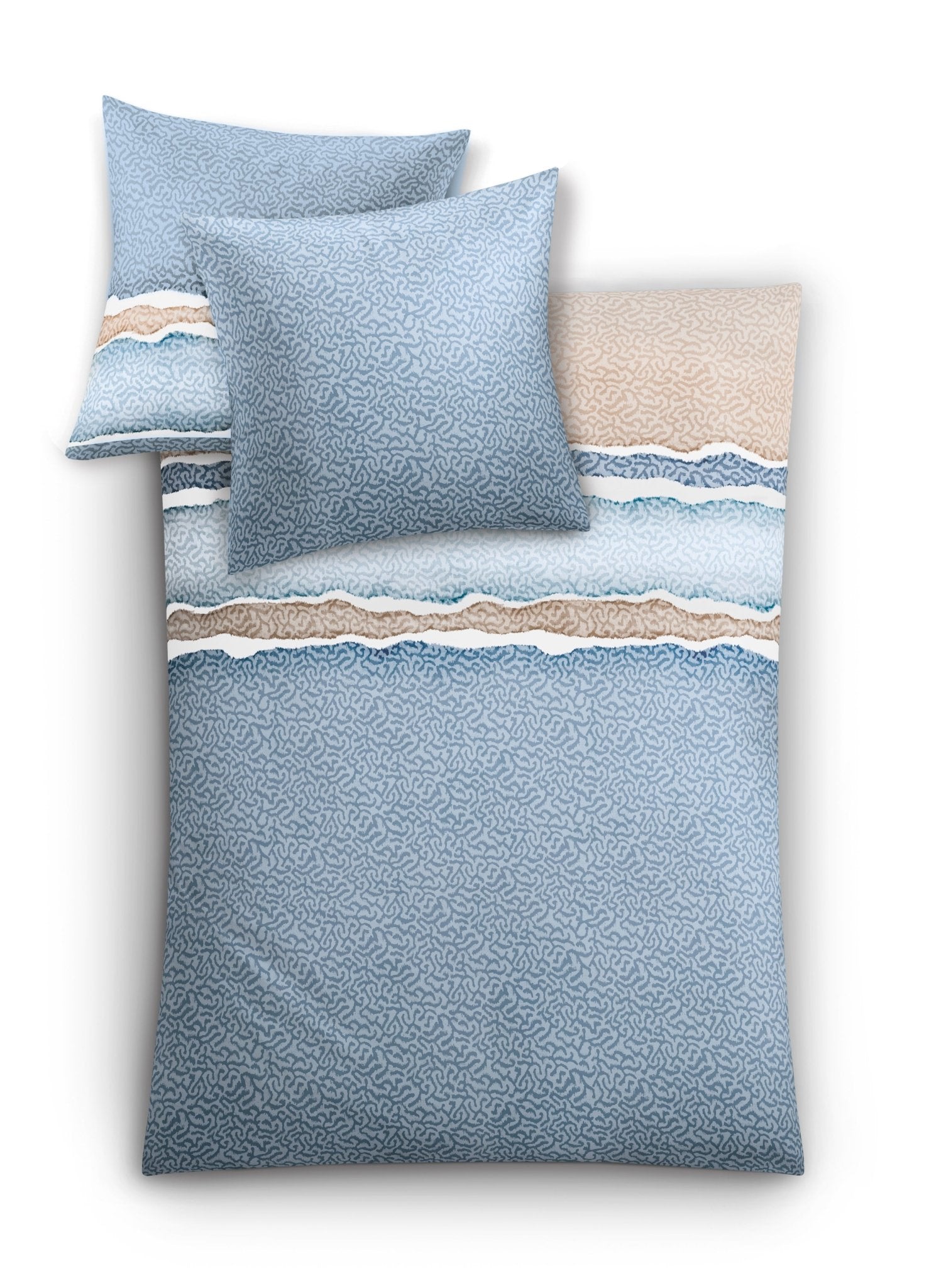 Bettwäsche Satin MAREA Mare 135x200 und 80x80 mit blauem Wellenmuster auf Decke und Kissen.