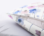 Kissenbezug mit pastellfarbenem Aquarell-Blumenmuster und Reißverschluss