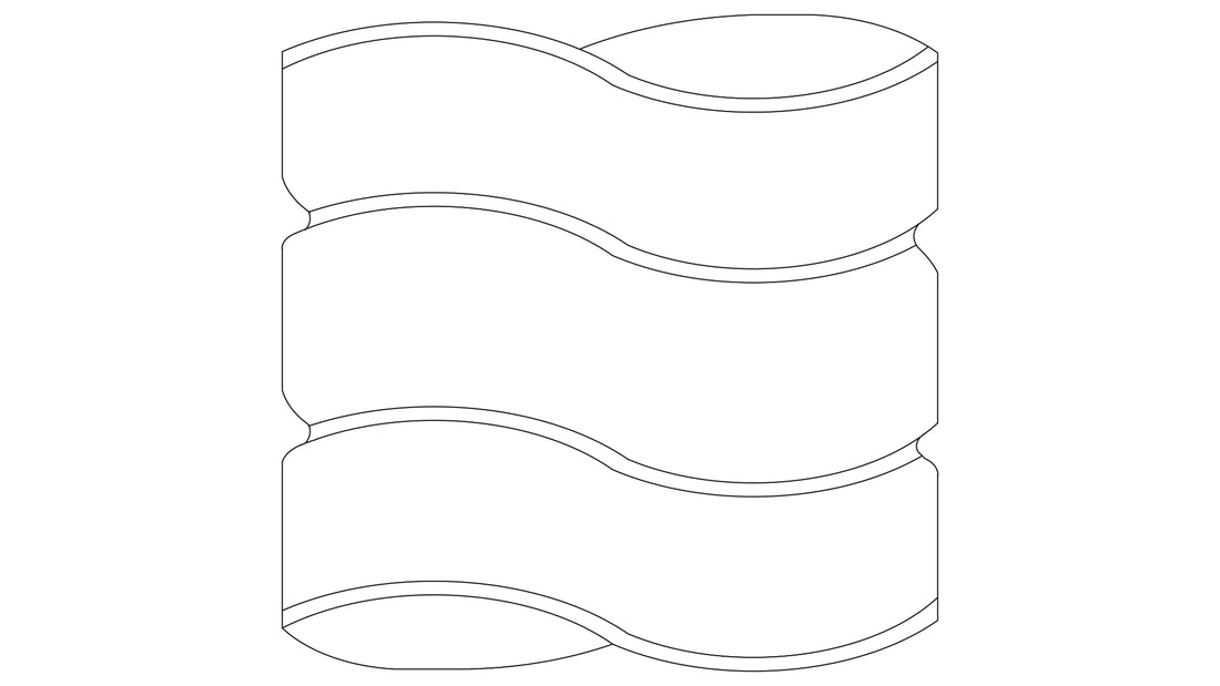 Runder Badteppich mit drei geschwungenen Streifen in Wellenoptik von Kleine Wolke Creativo.