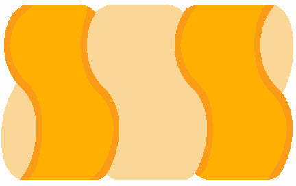 Der Badteppich zeigt ein Wellenmuster aus orangefarbenen und beigefarbenen Streifen.