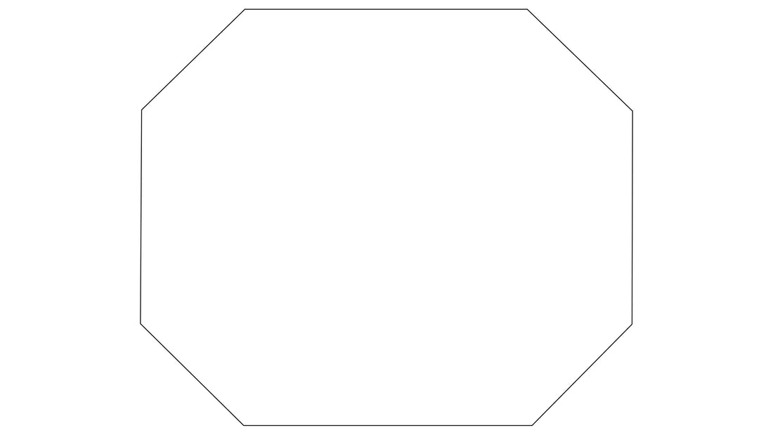 Achteckiger weißer Badteppich Grandezza von Kleine Wolke liegt flach auf hellem Untergrund.