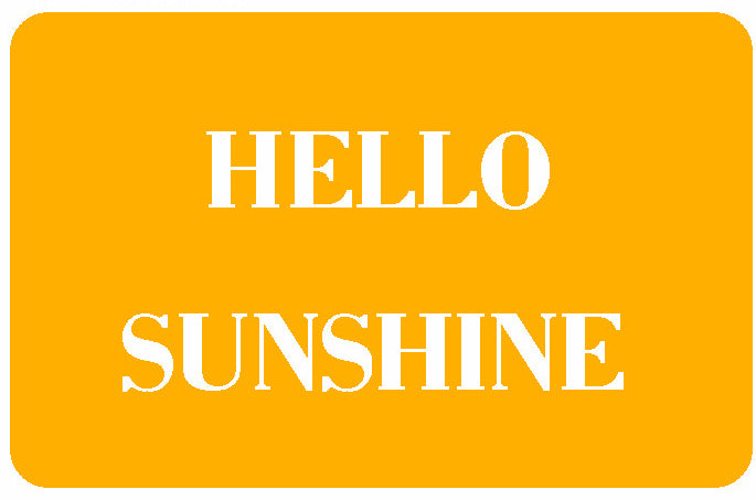 Gelber Kleine Wolke Creativo Badteppich Messagio mit weißem Schriftzug Hello Sunshine ist zu sehen.