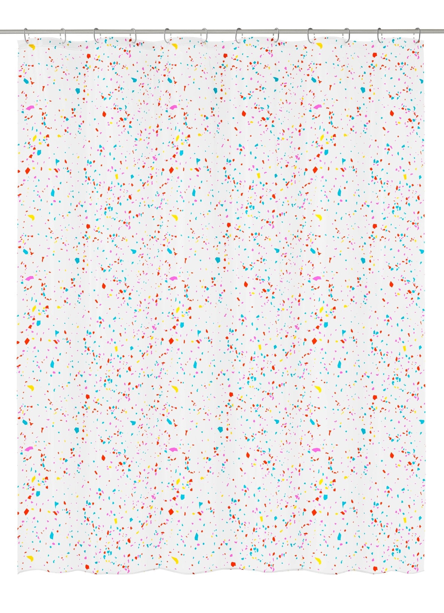 Duschvorhang PEVA CONFETTI Multicolor 180 x 200 cm hängt mit buntem Konfetti-Muster im Bad.