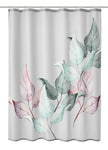 Grauer Duschvorhang mit zarten Blättern in Rosa, Mint und Dunkelgrün.