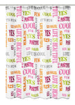 Bunter Duschvorhang mit Schriftzügen in Pink, Orange und Grau bedruckt