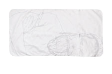Weiße Badematte mit dezentem, grauem Buddha-Motiv im Linienstil darauf